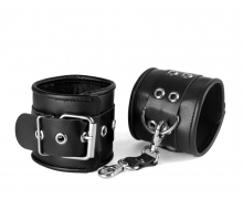 Кожаные наручники с ремешком BDSM accessories