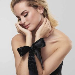 Черные ленты для связывания Bijoux Indiscrets Silky Sensual Handcuffs
